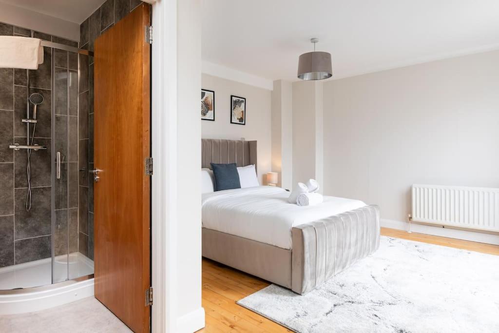 Modern Penthouse Apartment 2 Bed, 2 Bath Sleeps 6 City Centre Belfast Extérieur photo