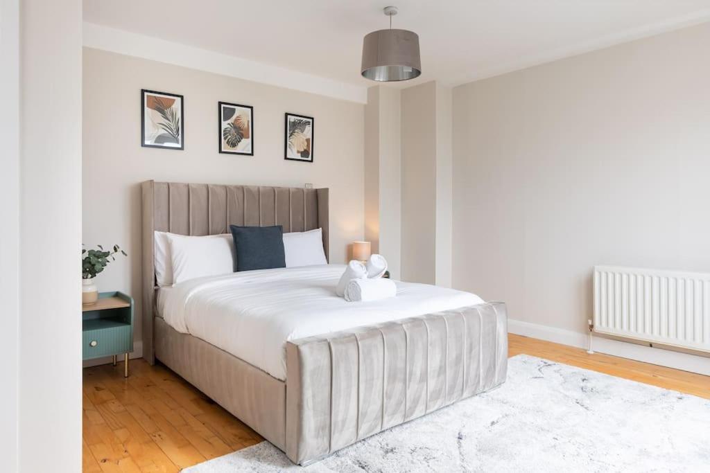 Modern Penthouse Apartment 2 Bed, 2 Bath Sleeps 6 City Centre Belfast Extérieur photo
